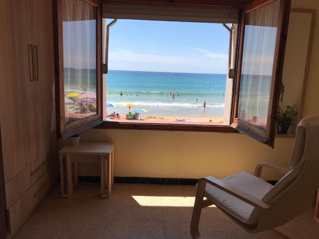 El Faro Apartaments Platja Llarga-Les Salines-Tgn Tarragona Buitenkant foto