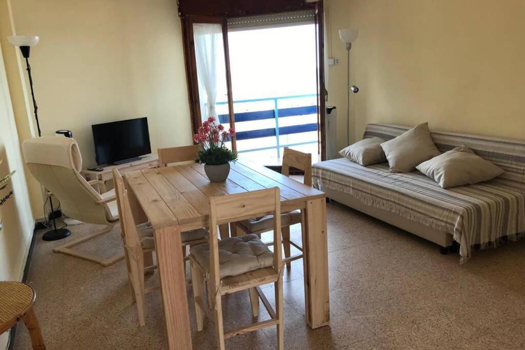 El Faro Apartaments Platja Llarga-Les Salines-Tgn Tarragona Buitenkant foto