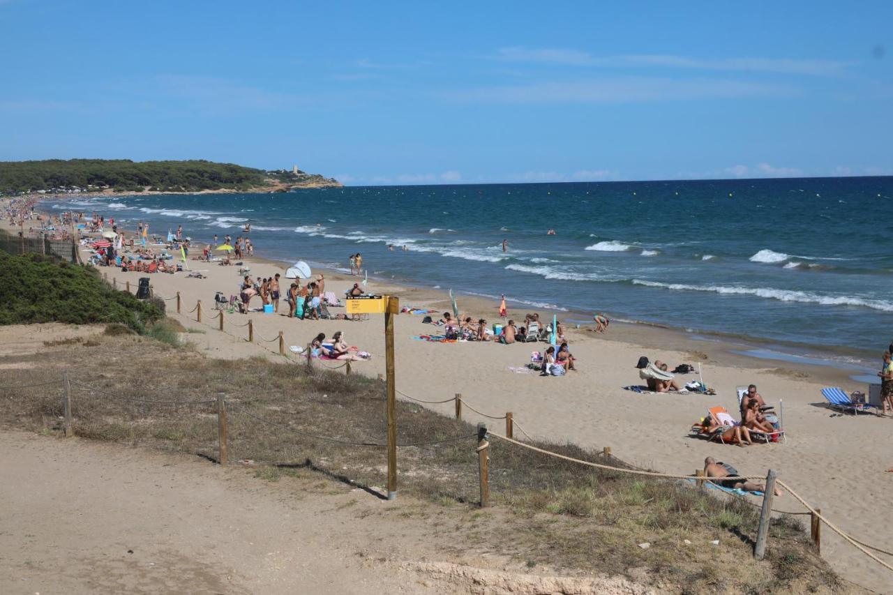 El Faro Apartaments Platja Llarga-Les Salines-Tgn Tarragona Buitenkant foto